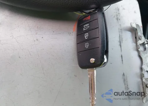 2018 Kia Forte Lx z USA, uszkodzony, nr VIN 3KPFL4A77JE235458